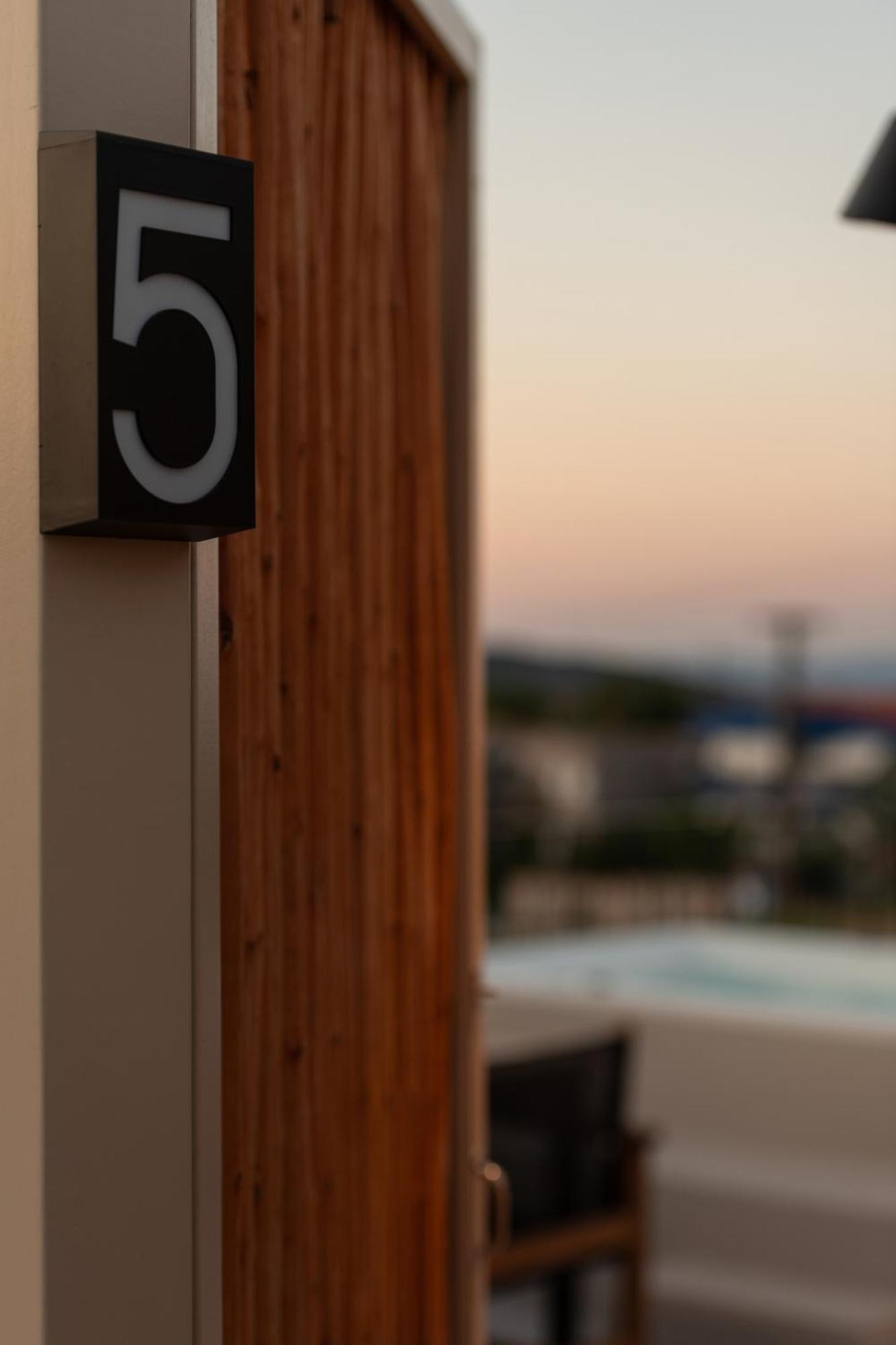 Olivera Suites Sarti Esterno foto